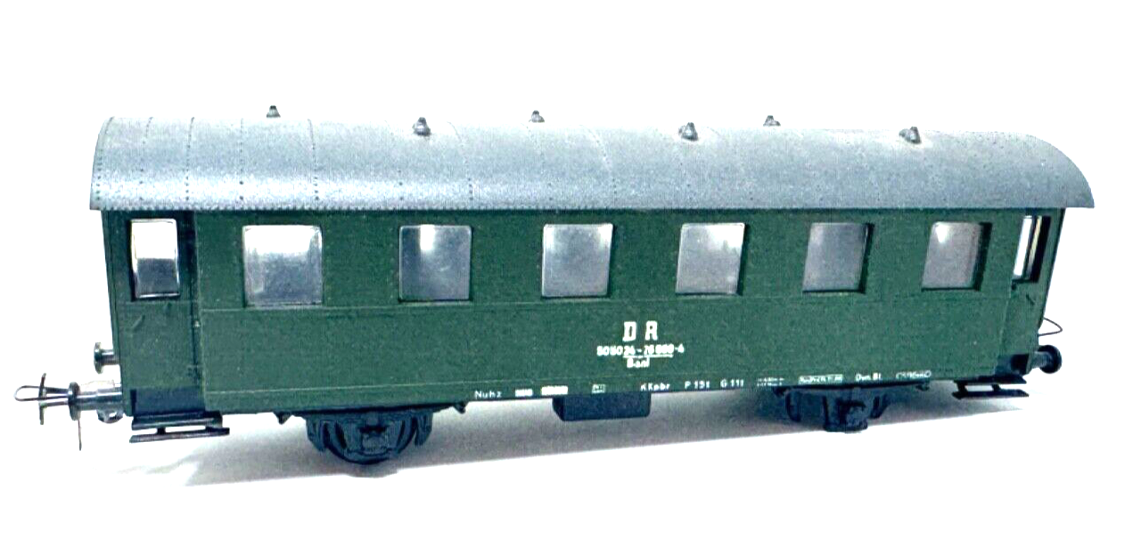 Piko H0 Personenwagen DR grün 505024 - 26588-4 - Baai - grün - 1 Achse fehlt