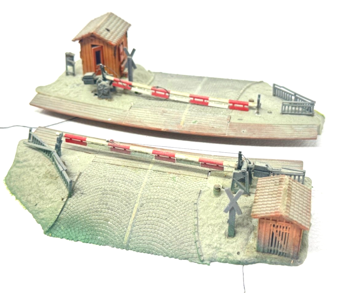Faller H0 1721167 - Beschrankter Bahnübergang für gebogene Schienen - H0 HO 1:87
