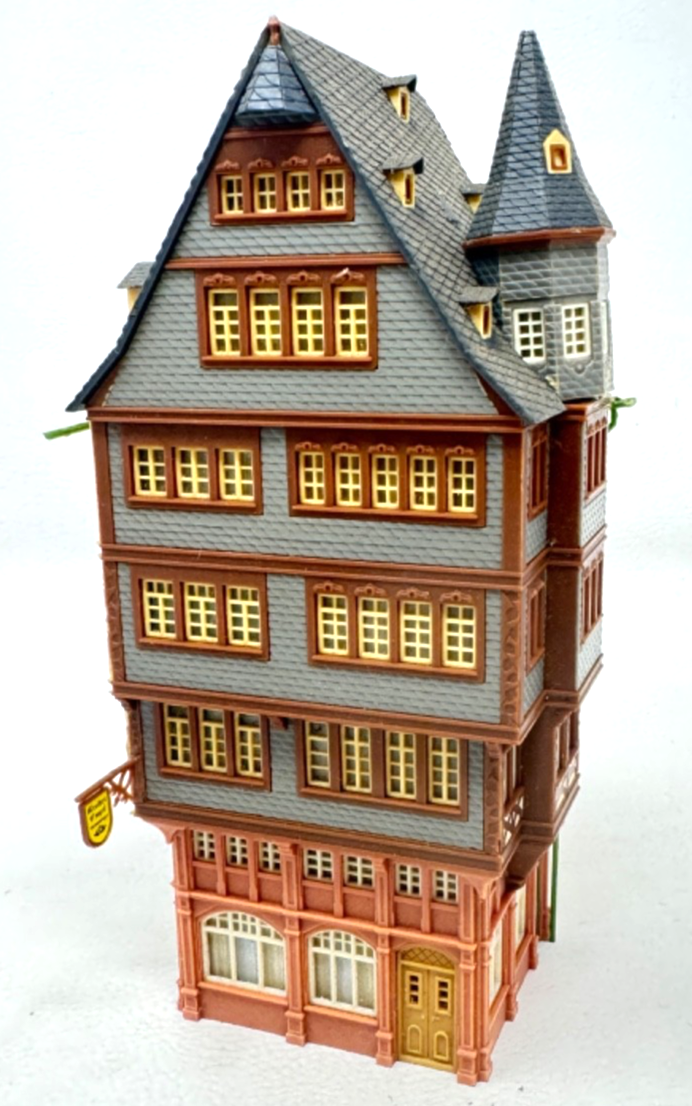 Faller H0 B-912  Großer Engel Römerberg Frankfurt 9 x 7,5 x 18,7 cm - H0 HO 1:87 Faller H0 B-912  Großer Engel Römerberg Frankfurt 9 x 7,5 x 18,7 cm - H0 HO 1:87