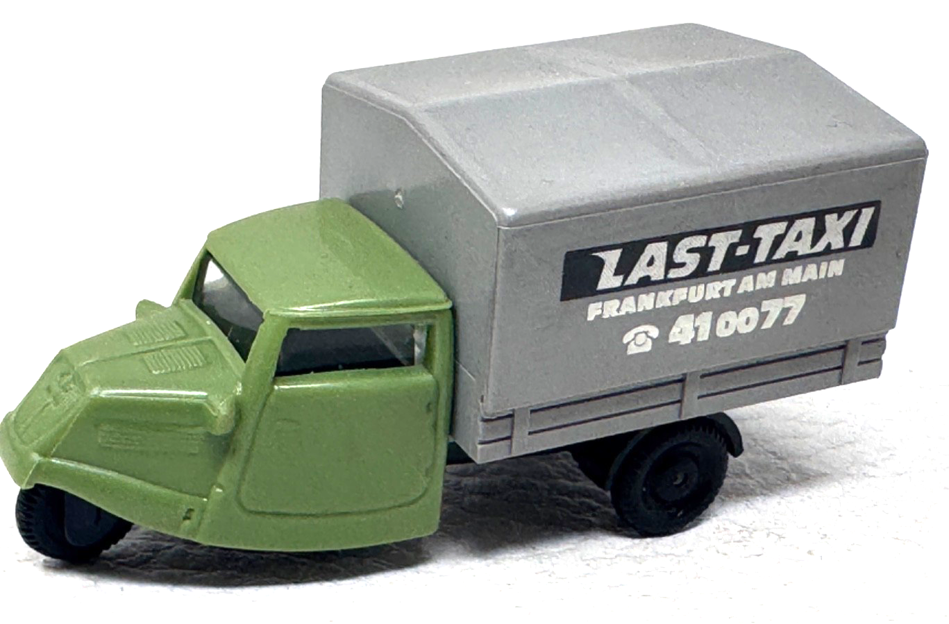 Praline H0 Tempo Dreirad Pritsche mit Aufbau "Last Taxi" - HO H0 1:87 Praline H0 Tempo Dreirad Pritsche mit Aufbau "Last Taxi" - HO H0 1:87