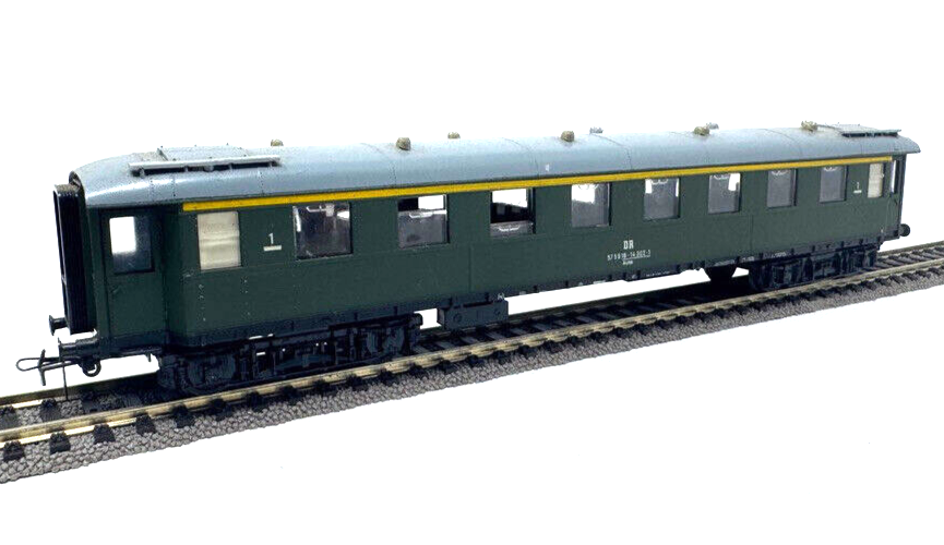 VEB Schicht 5452522/426/41 Eilzugwagen 1. Kl. Aüme 18-14 002-1 - HO H0 1:87 VEB Schicht 5452522/426/41 Eilzugwagen 1. Kl. Aüme 18-14 002-1 - HO H0 1:87