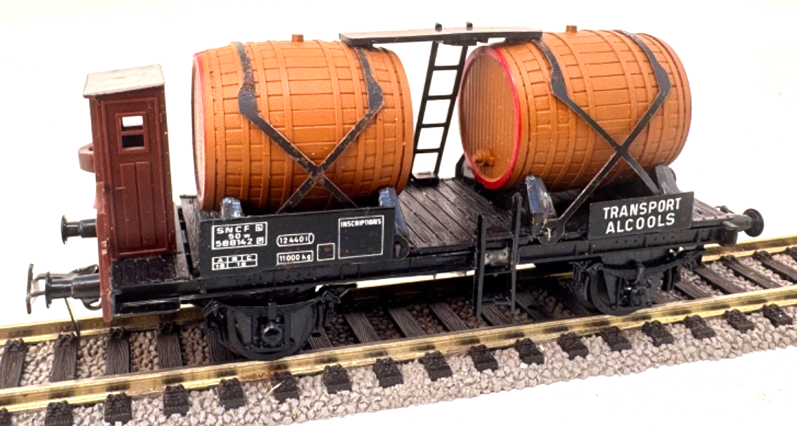 VEB Prefo HO 426/117 Weinfaßwagen mit Bremserhaus 588142 SNCF - 1:87 HO H0