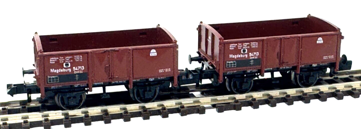 2x Fleischmann Piccolo 8832 Hochbordwagen 54 713 Magdeburg Omk(u) - N - 1:160 2x Fleischmann Piccolo 8832 Hochbordwagen 54 713 Magdeburg Omk(u) - N - 1:160