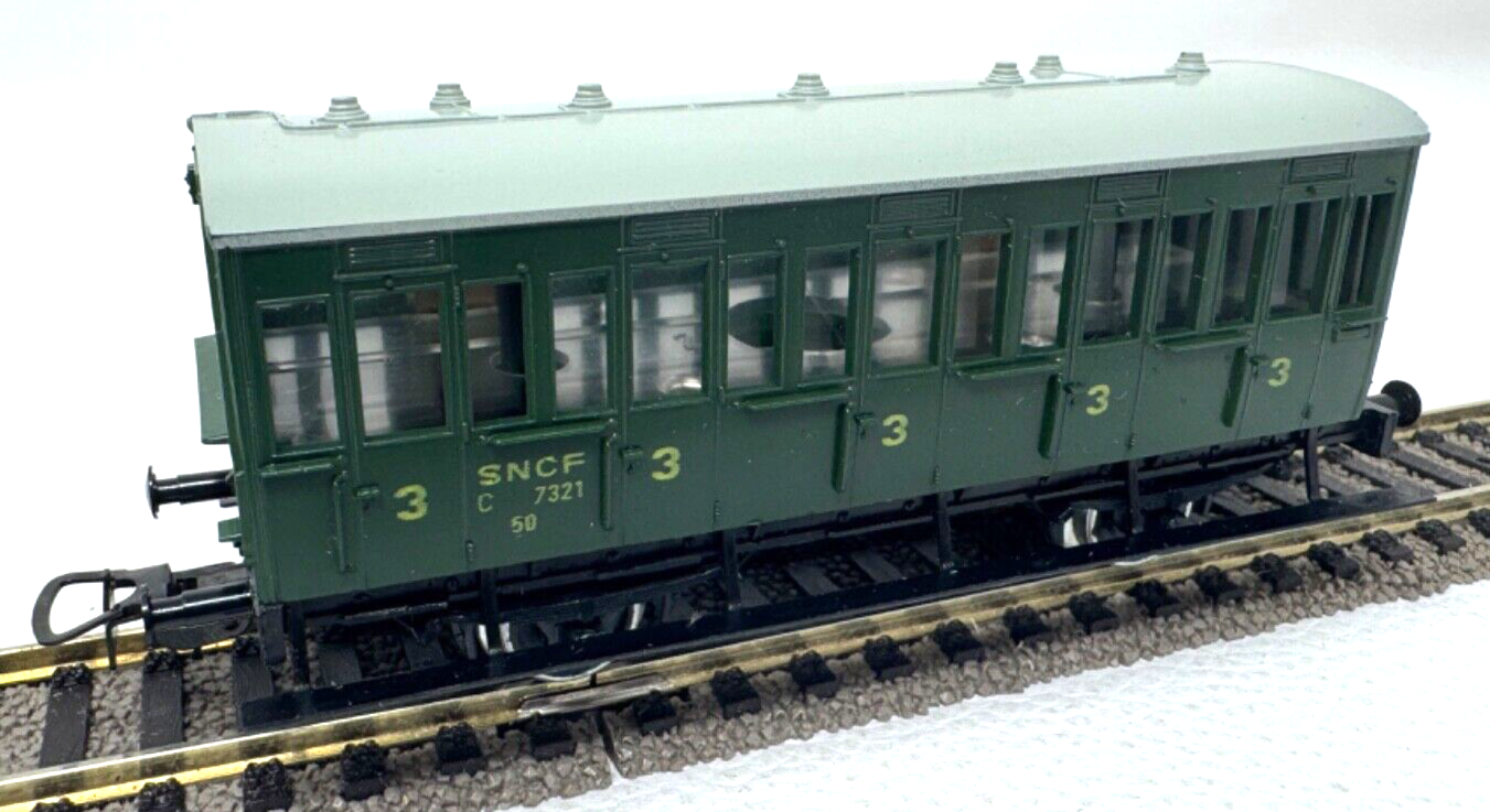 Piko HO Abteilwagen 3. Klasse - SNCF - C 7321 50 - 1:87 H0 HO Piko HO Abteilwagen 3. Klasse - SNCF - C 7321 50 - 1:87 H0 HO
