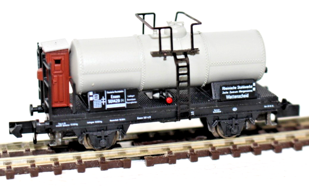 Arnold N 4525 Kesselwagen mit Bremserhaus Rheinische Stahlwerke - DR - N 1:160