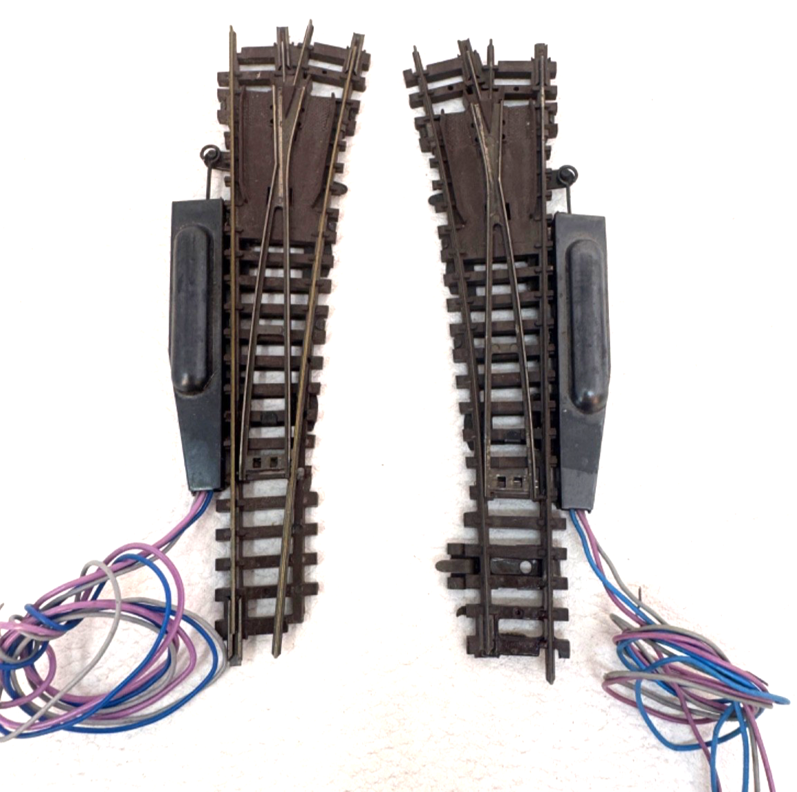 1 Set Arnold N Weiche Links und Rechts mit elektrischem Antrieb Schiene N 1:160 1 Set Arnold N Weiche Links und Rechts mit elektrischem Antrieb Schiene N 1:160