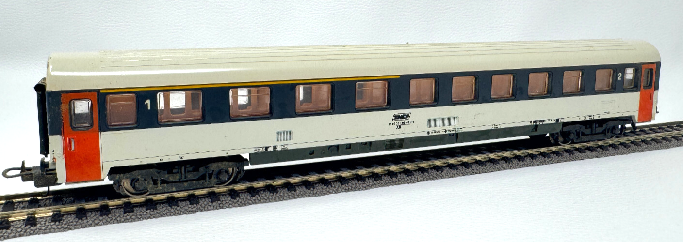 Lima Personenwagen - SNCF Abteilwagen 30-90 001-5 AB grau/anthrazit - 1:87 HO H0