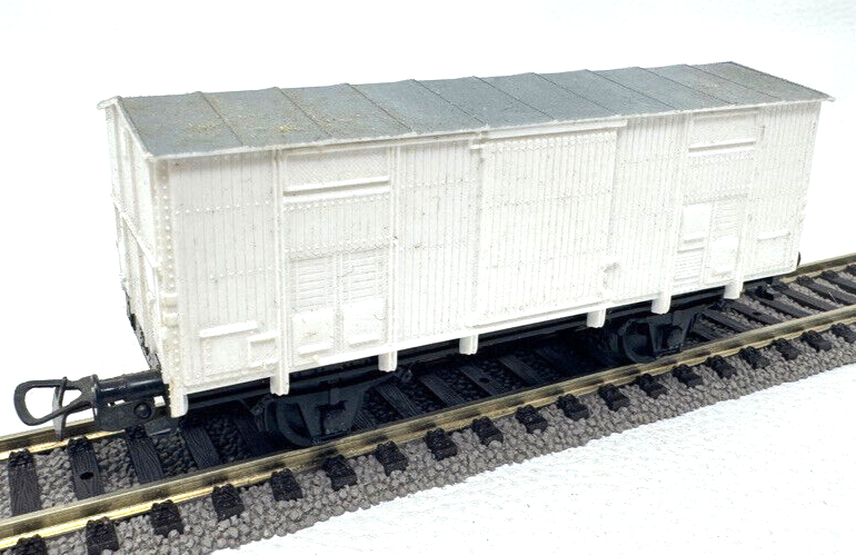 Piko Gedeckter Güterwagen - weiß - grau - H0 HO 1:87