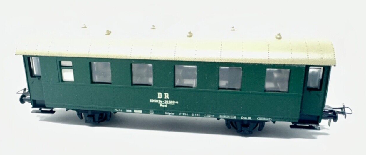 Piko H0 Personenwagen 505024 - 26588-4 - Baai - DR - grün H0 HO