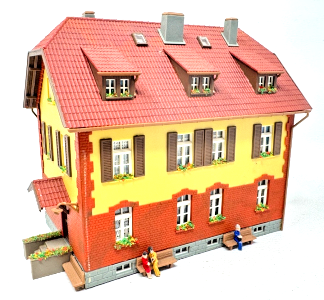 Kibri H0 39315 Eisenbahner Wohnhaus 17,5 x 14 x 14 cm HO H0 1:87