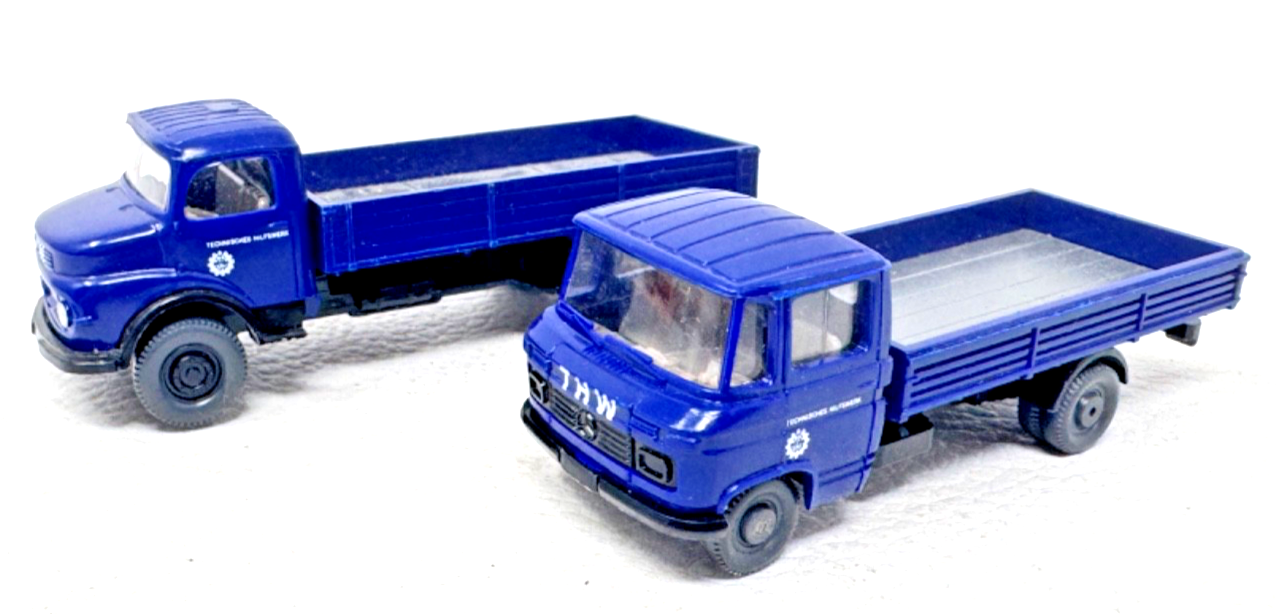 Wiking H0 2x THW Pritschen Lastwagen - blau "THW" - H0 HO 1:87 Wiking H0 2x THW Pritschen Lastwagen - blau "THW" - H0 HO 1:87