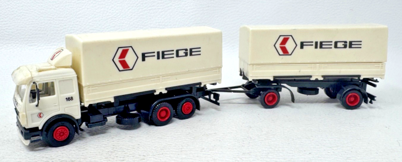 Herpa H0 Mercedes Hängerzug mit 2 Wechselbrücken - "Fiege Spedition" H0 H0 1:87