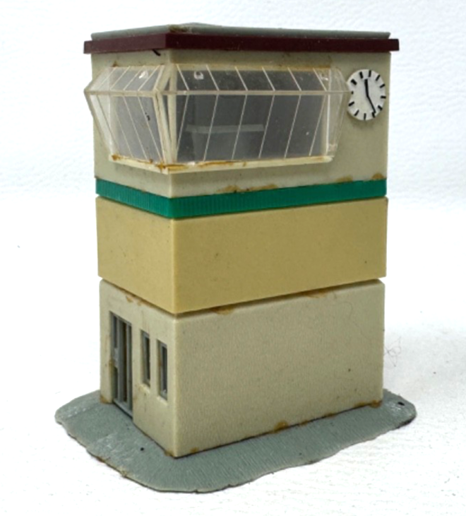 Vero TT Stellwerk fertig gebaut ca. 6,3 x 4,8 x 7,3 cm TT 1:120 Vero TT Stellwerk fertig gebaut ca. 6,3 x 4,8 x 7,3 cm TT 1:120