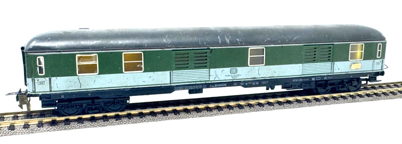 Trix Express H0 Gepäckwagen 92-40 117-4 der DB - 1:87 HO H0 Trix Express H0 Gepäckwagen 92-40 117-4 der DB - 1:87 HO H0
