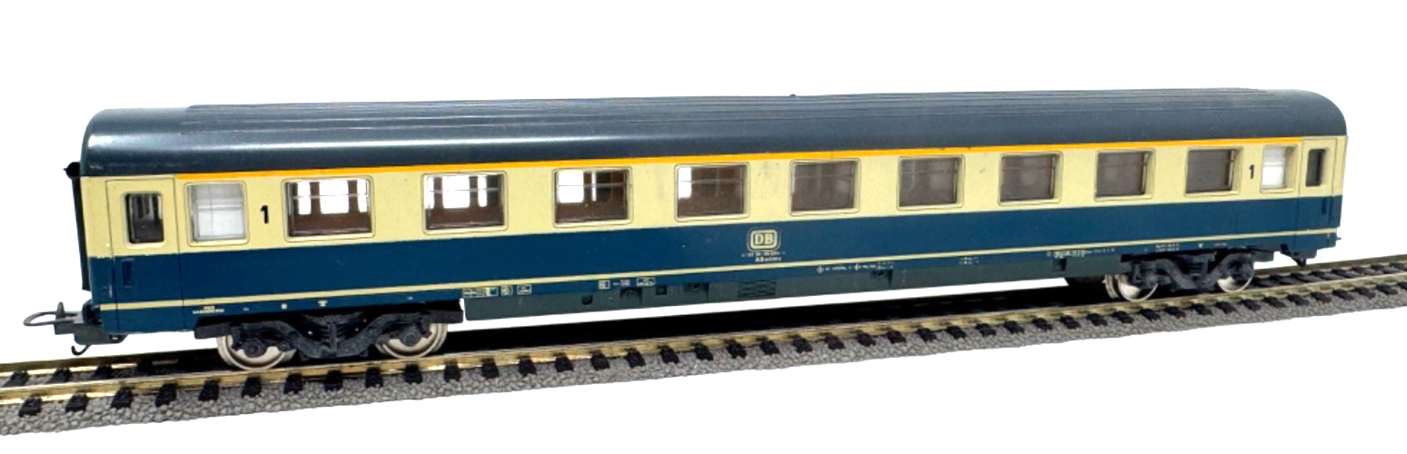 Lima H0 Personenwagen Abteilwagen 1. Klasse 90 588-3 DB - H0 HO 1:87