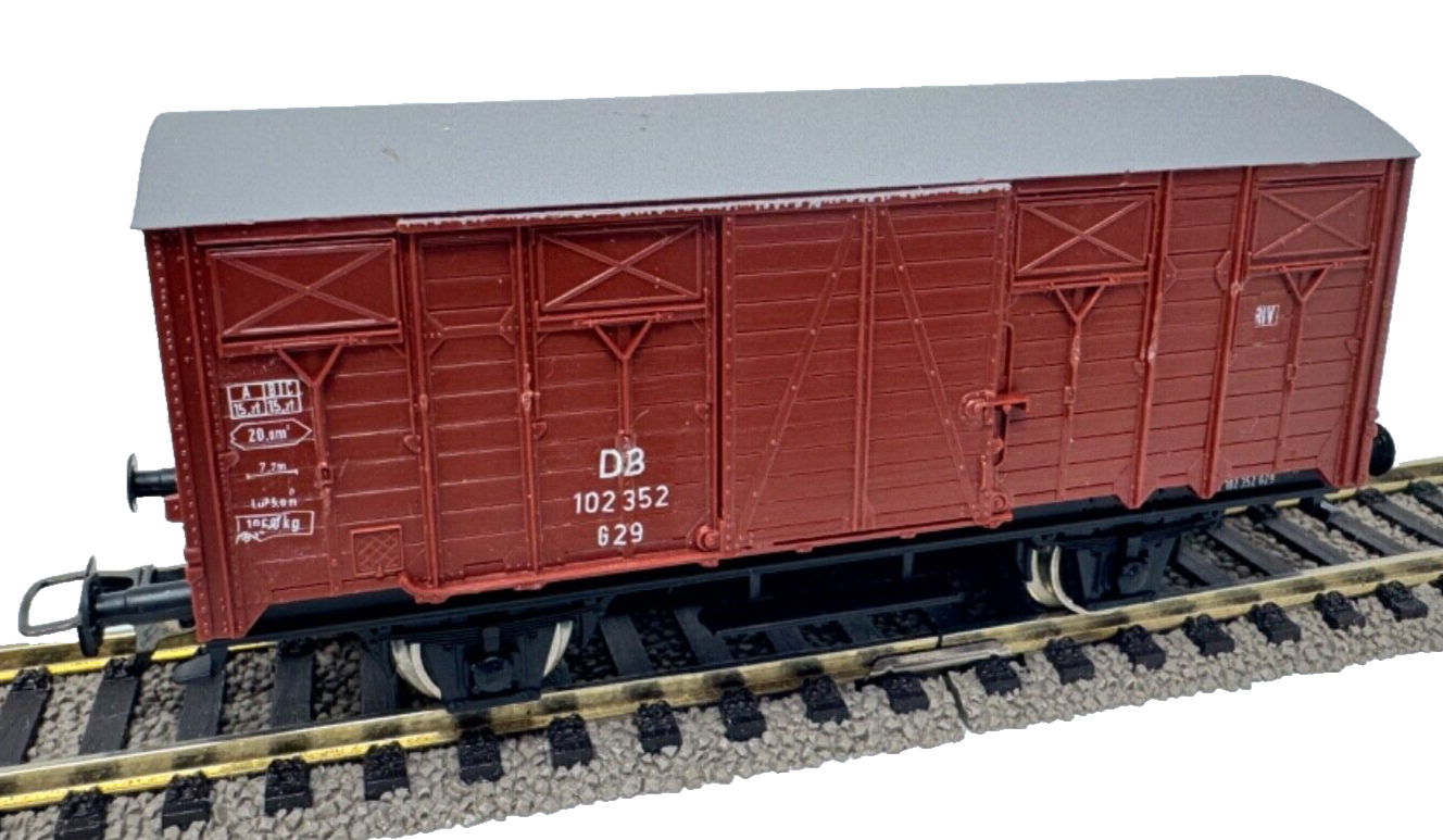 Piko H0 Gedeckter Güterwagen 102352 - DB - braun - 1:87 H0 HO