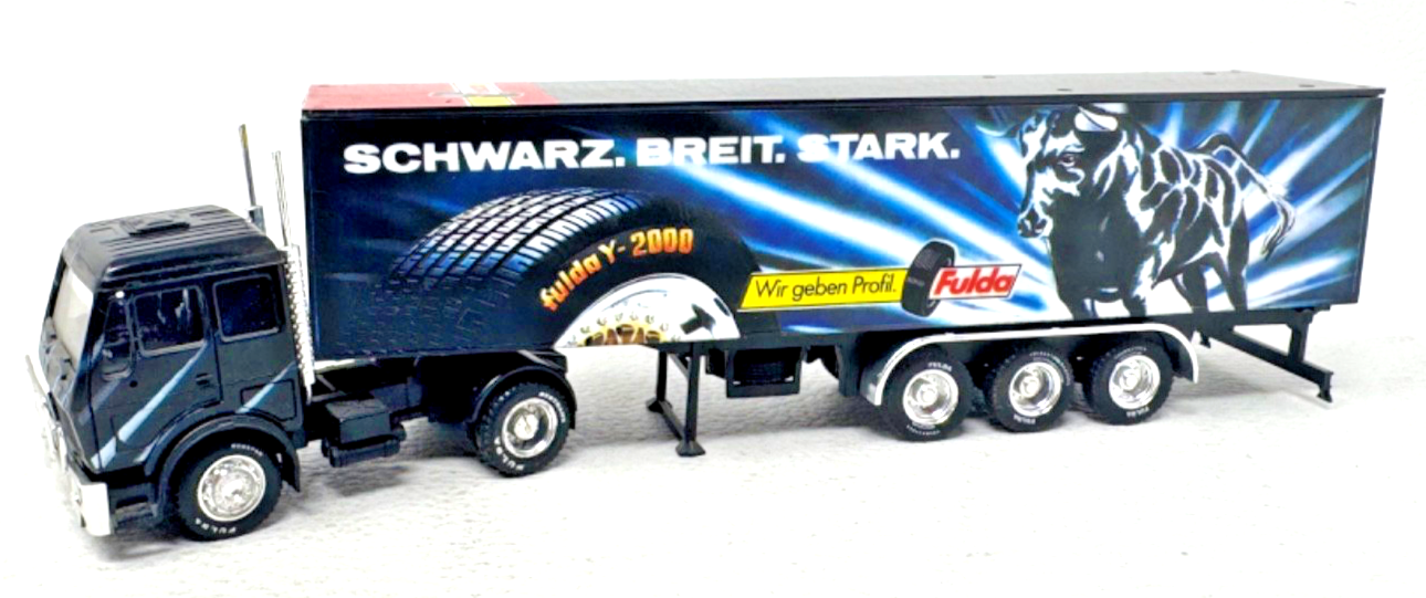 herpa H0 Mercedes-Benz Koffer-Sattelzug 2/3 Fulda - Schwarz. Breit - HO H0 1:87