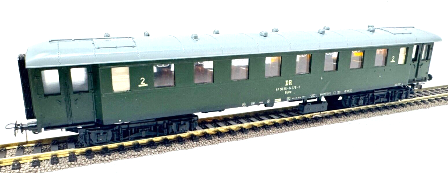VEB Schicht 5452522/426/00043 Eilzugwagen 2. Kl. Büme 28-14 576-5 - HO H0 1:87 VEB Schicht 5452522/426/00043 Eilzugwagen 2. Kl. Büme 28-14 576-5 - HO H0 1:87