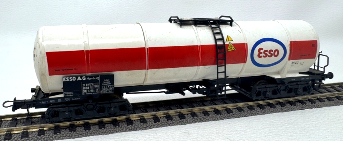 Roco H0 46194 Kesselwagen mit Bremserbühne Esso - 005 1 288-7 - DB - H0 HO 1:87