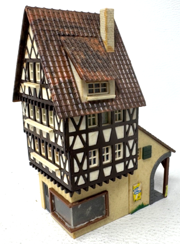 Faller N Fachwerkhaus Altstadt mit Anbau 7 x 8,5 x 11 cm - N 1:160