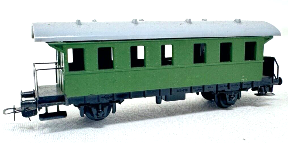 Piko Personenwagen - grün/grau - Dach grau - Spur H0 - 1:87 H0