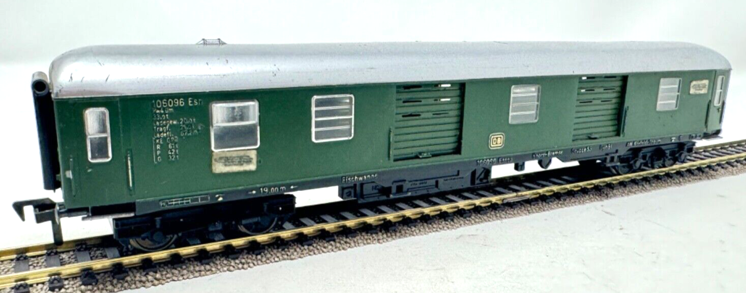 Fleischmann 1504 Gepäckwagen Packwagen 106096 Esn - Beleuchtet - 1:87 HO H0