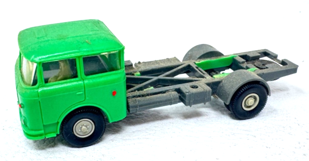 VEB Preto Permot HO Skoda Wasser-/Sprengwagen ohne Aufbau H0 HO 1:87 f. Bastler
