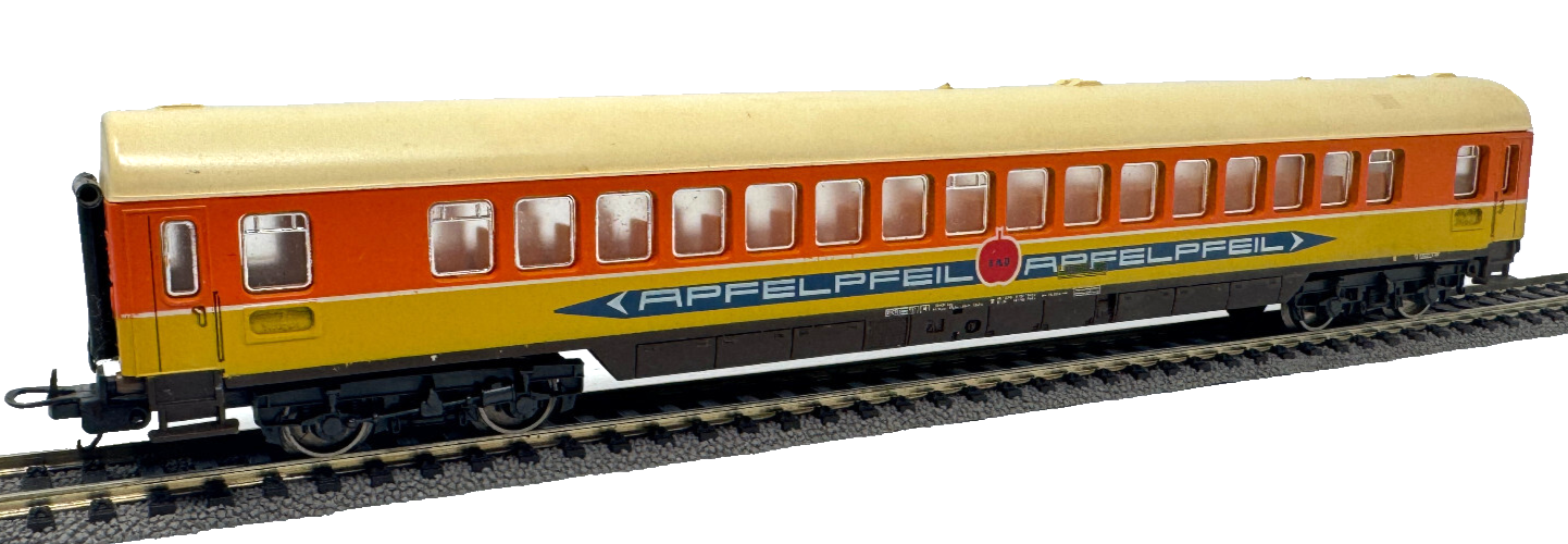 Lima Personenwagen - APFELPFEIL - orange/beige - 1:87 HO H0