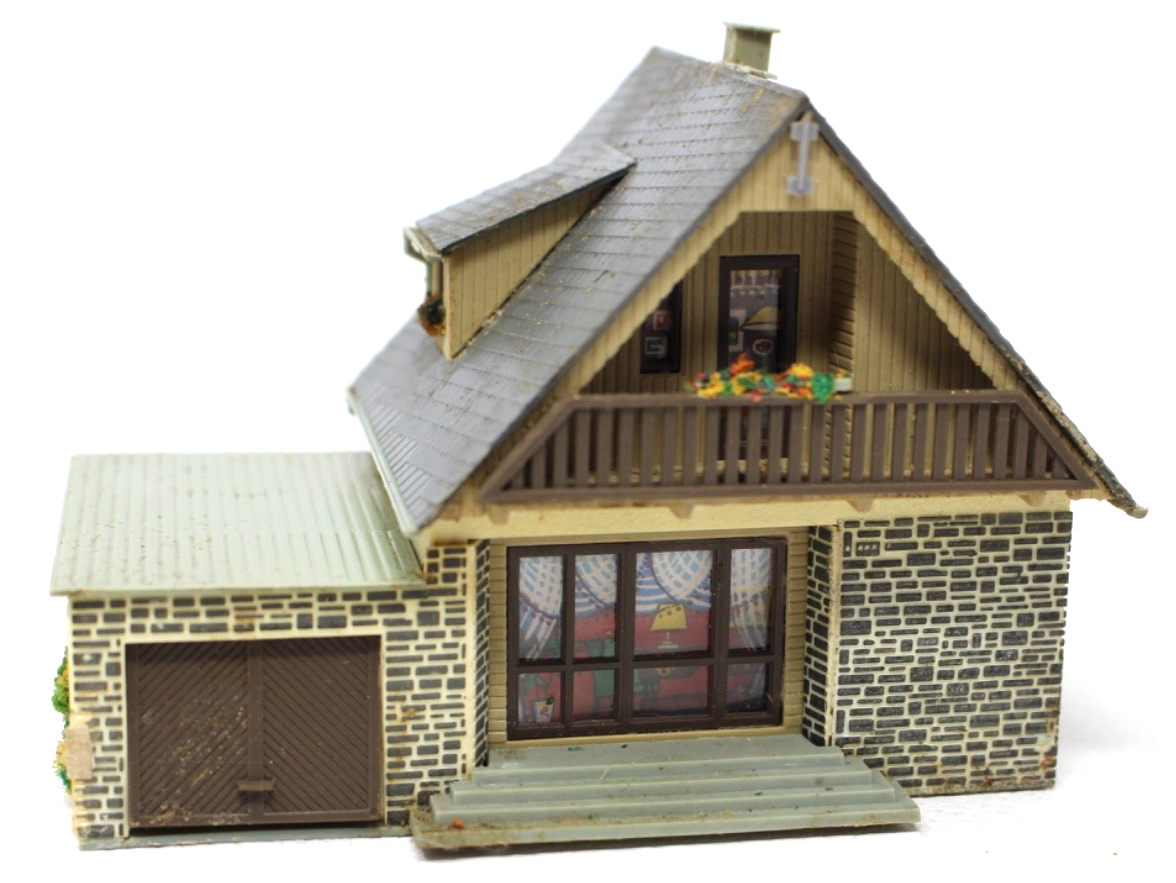 Vero Mamos H0 0703 Haus Michaela mit Garage - ca. 13 x 9,5 x 9,3 cm H0 HO 1:87