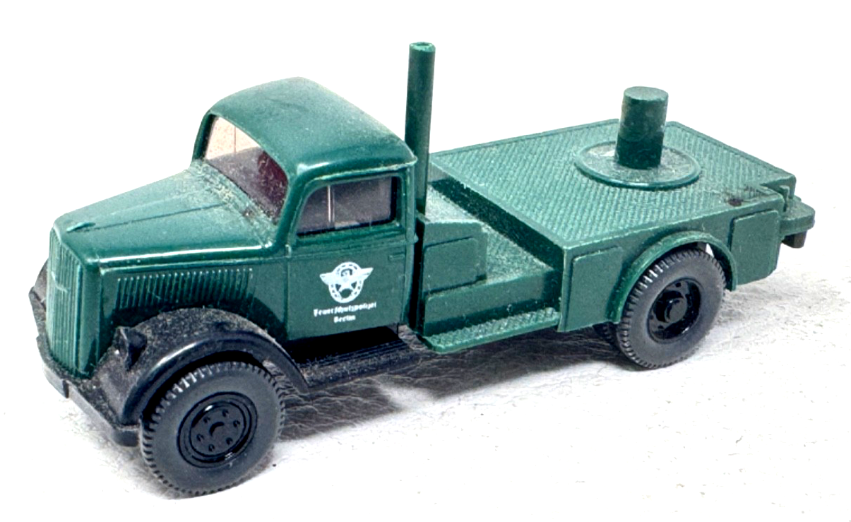 Wiking 862/3 H0 Opel Blitz DL Feuerschutzpolizei Berlin - grün - HO H0 1:87