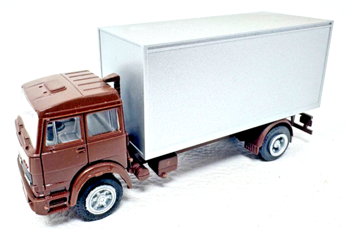 Herpa 815390 H0 Iveco Turbo OM mit Lenkachse - braun / silber HO H0 1:87 Herpa 815390 H0 Iveco Turbo OM mit Lenkachse - braun / silber HO H0 1:87
