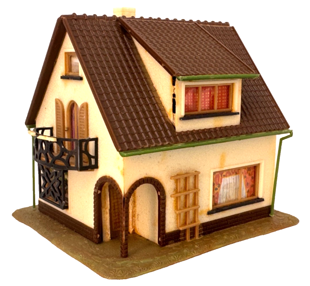 Faller H0 200 Einfamilienhaus mit Balkon Haus ca. 9,3 x 8,1 x 8 cm  HO H0 1:87