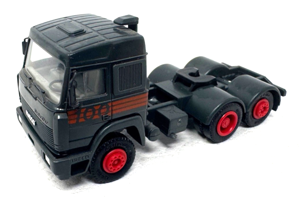 Herpa H0 Herpa Iveco TurboStar 3achsig anthrazit - H0 HO 1:87