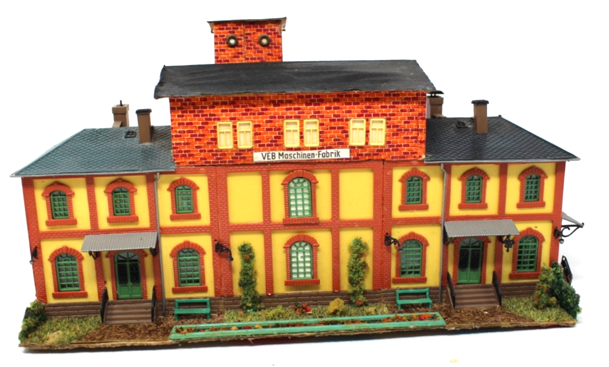 Vero Mamos H0 VEB Maschienenfabrik - Eigenbau - ca. 31 x 14 x 15 cm H0 HO 1:87