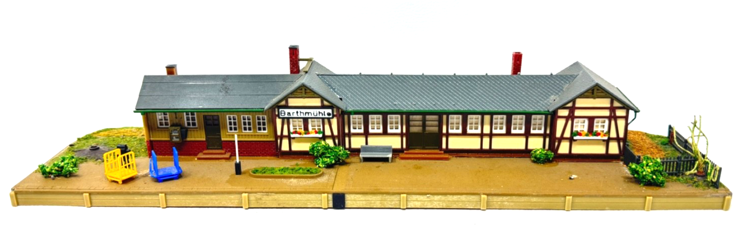Vero H0 5457310 129 00005 Bahnhof Barthmühle H0 HO 1:87