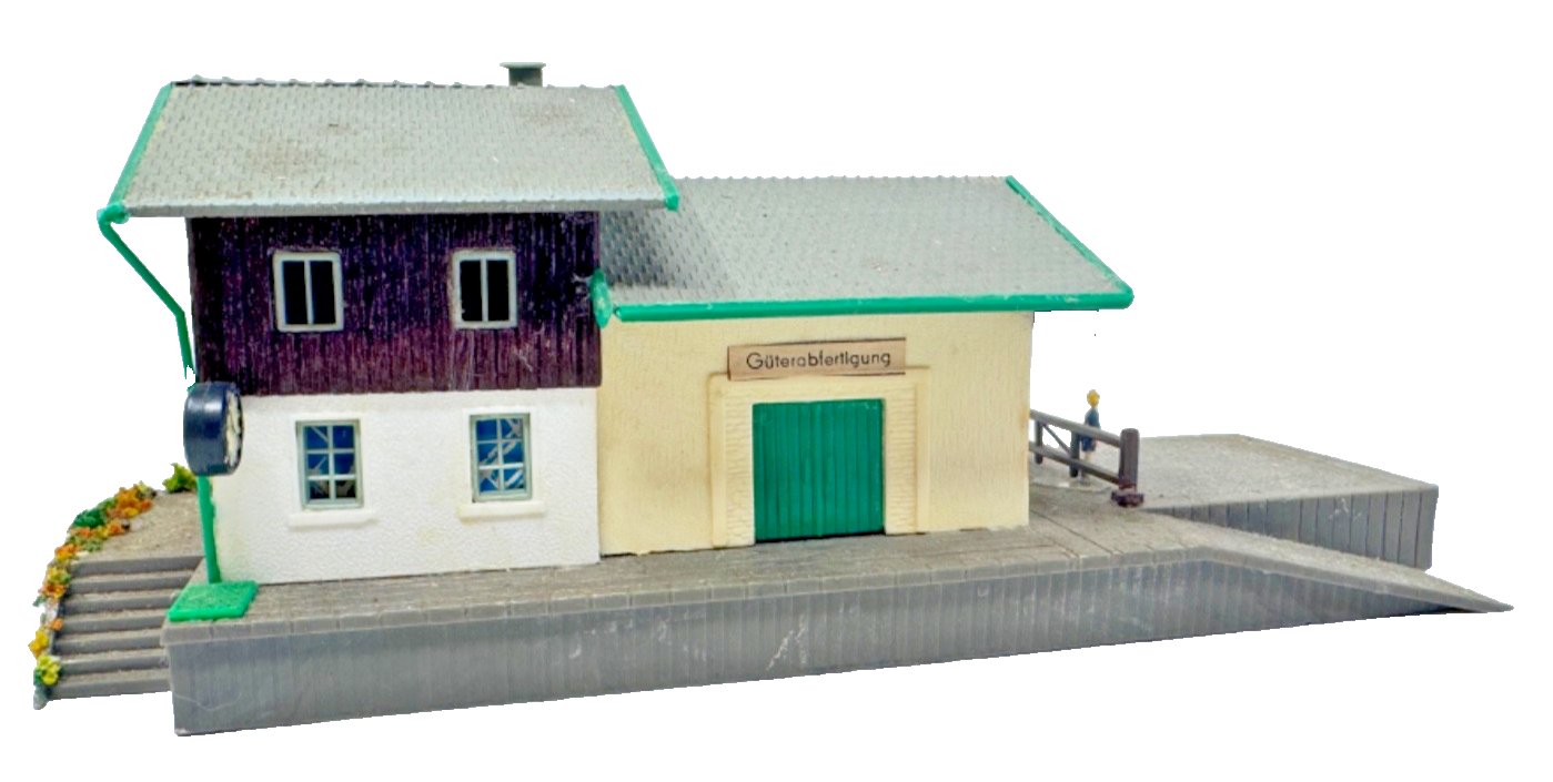 Vero H0 / TT -  54 58310/129/347 Güterbahnhof  20,7 x 9 x 8,2 cm H0 HO 1:87