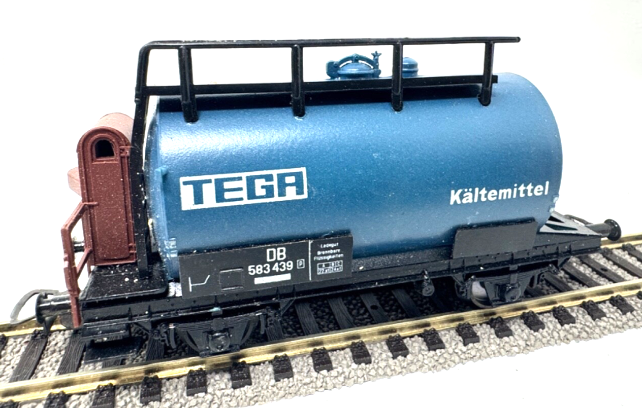 Piko Kesselwagen mit Bremserstand - TEGA Kältemittel - DB 583 439 - HO H0 1:87