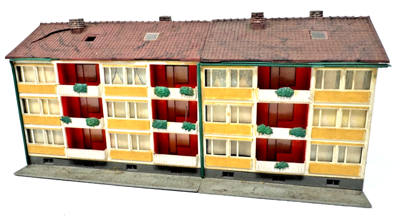 Kibri 8102 Mehrfamilienwohnblock 19 x 10 x 9 cm groß fertig gebaut - H0 HO 1:87 Kibri 8102 Mehrfamilienwohnblock 19 x 10 x 9 cm groß fertig gebaut - H0 HO 1:87