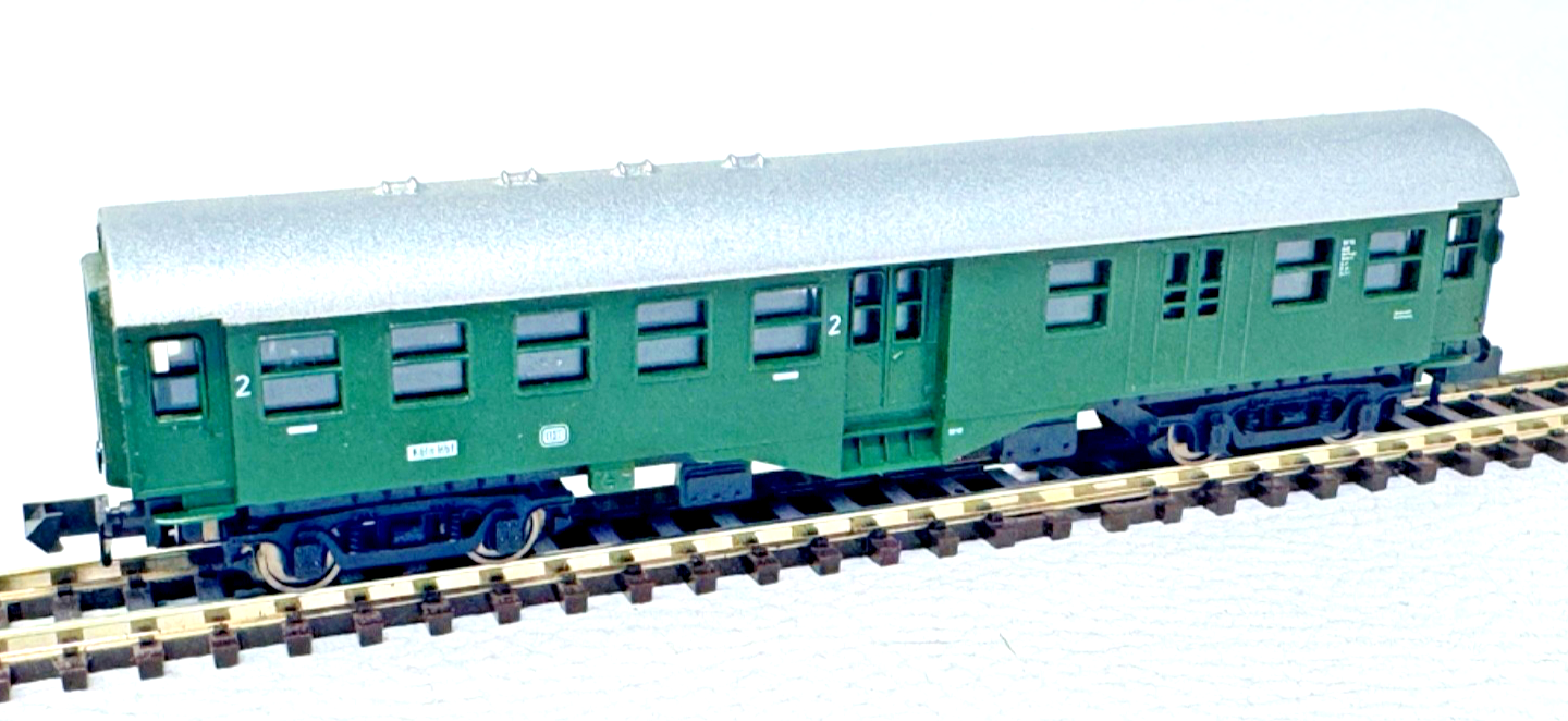 Arnold N Umbauwagen Mitteneinstiegswagen 9810 Köl - DB grün - N - 1:160 Arnold N Umbauwagen Mitteneinstiegswagen 9810 Köl - DB grün - N - 1:160