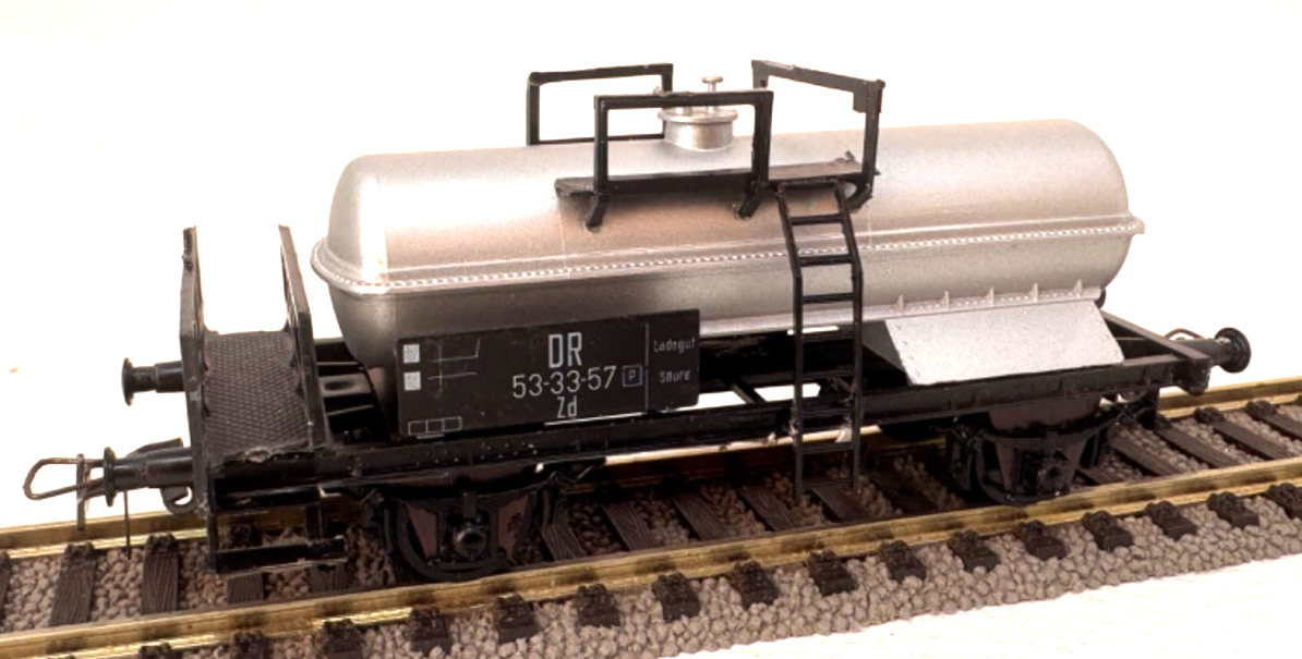 VEB Schicht 426/103 Säurekesselwagen mit Bremserstand 53-33-57 DR - HO H0 1:87 VEB Schicht 426/103 Säurekesselwagen mit Bremserstand 53-33-57 DR - HO H0 1:87