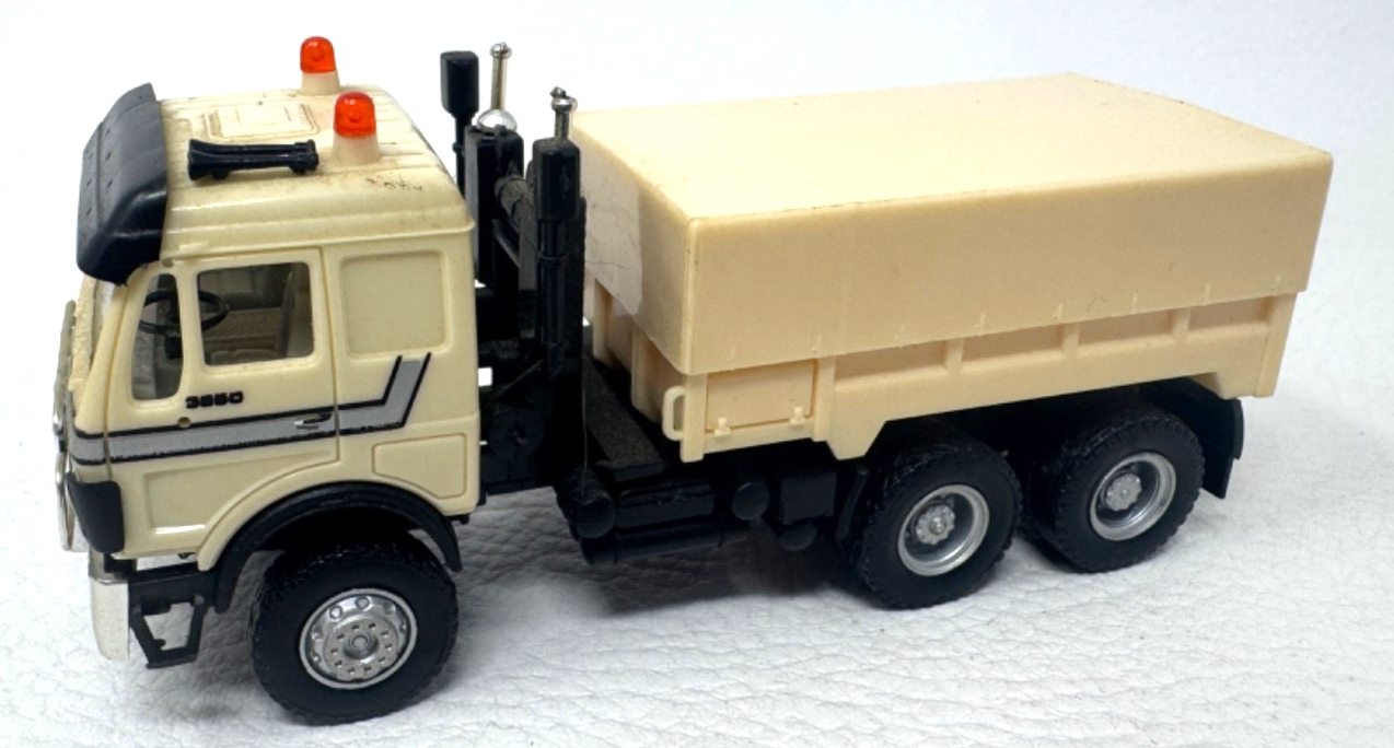 herpa  811150 Schwerlast Zugmaschine Mercedes SK NG 3850 - 1:87 HO H0