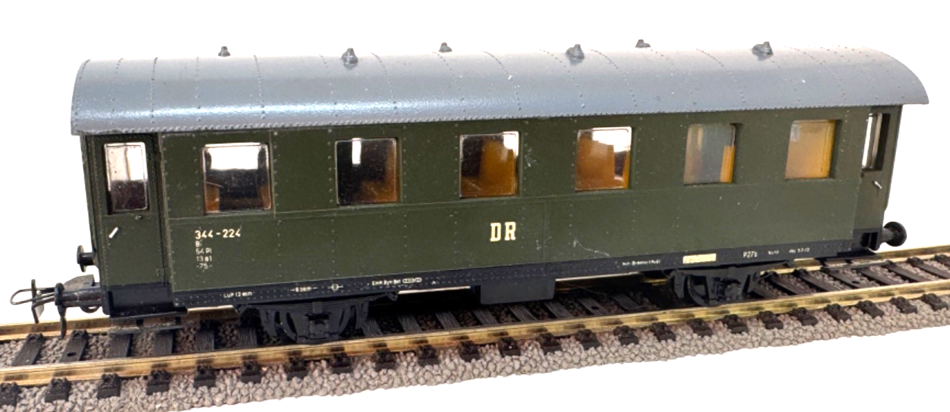 Piko Personenwagen 344-224 Bi 54 PI - DR - grün - weiße Schrift - H0 HO 1:87