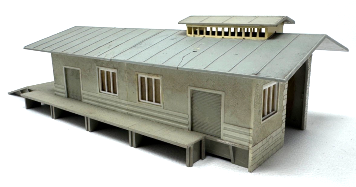Kibri H0 alter Güterbahnhof ca. 34,5 x 11,7 x 9 cm - fertig gebaut - H0 HO 1:87
