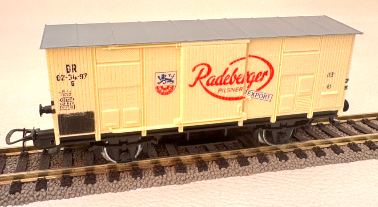 Piko Gedeckter Güterwagen DR 02-34-97 - "Radeberger Pilsner Export" - H0 HO 1:87