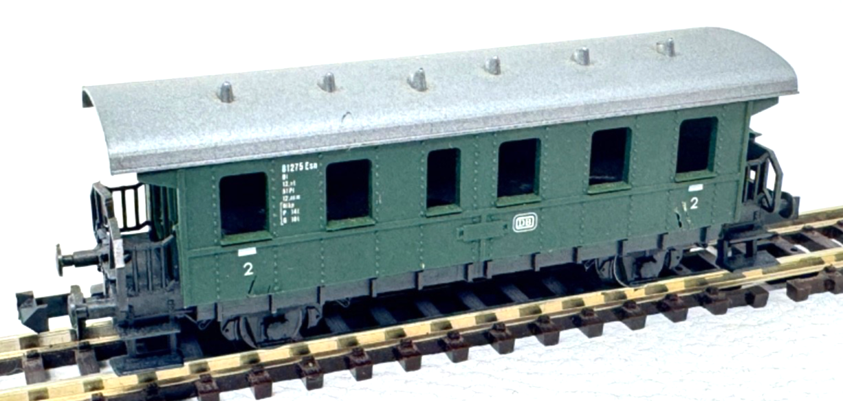Roco N 24200 Personenwagen 81275 Esn Bi grün (ohne Glaseinsatz) - DB - N - 1:160 Roco N 24200 Personenwagen 81275 Esn Bi grün (ohne Glaseinsatz) - DB - N - 1:160