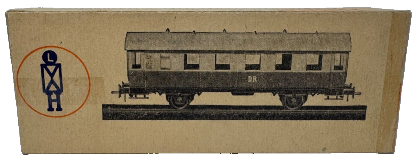 L. Herr -  Leerkarton Beiwagen für VT 108-938 seitl. Lasche Überklebt HO H0 1:87