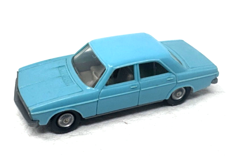 Wiking H0 Audi 100 hellblau - Germany - H0 HO 1:87