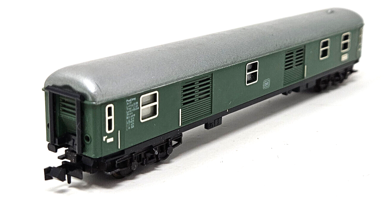 Minitrix DB Gepäckwagen 3010 - grün - Spur N - 1:160 Minitrix DB Gepäckwagen 3010 - grün - Spur N - 1:160