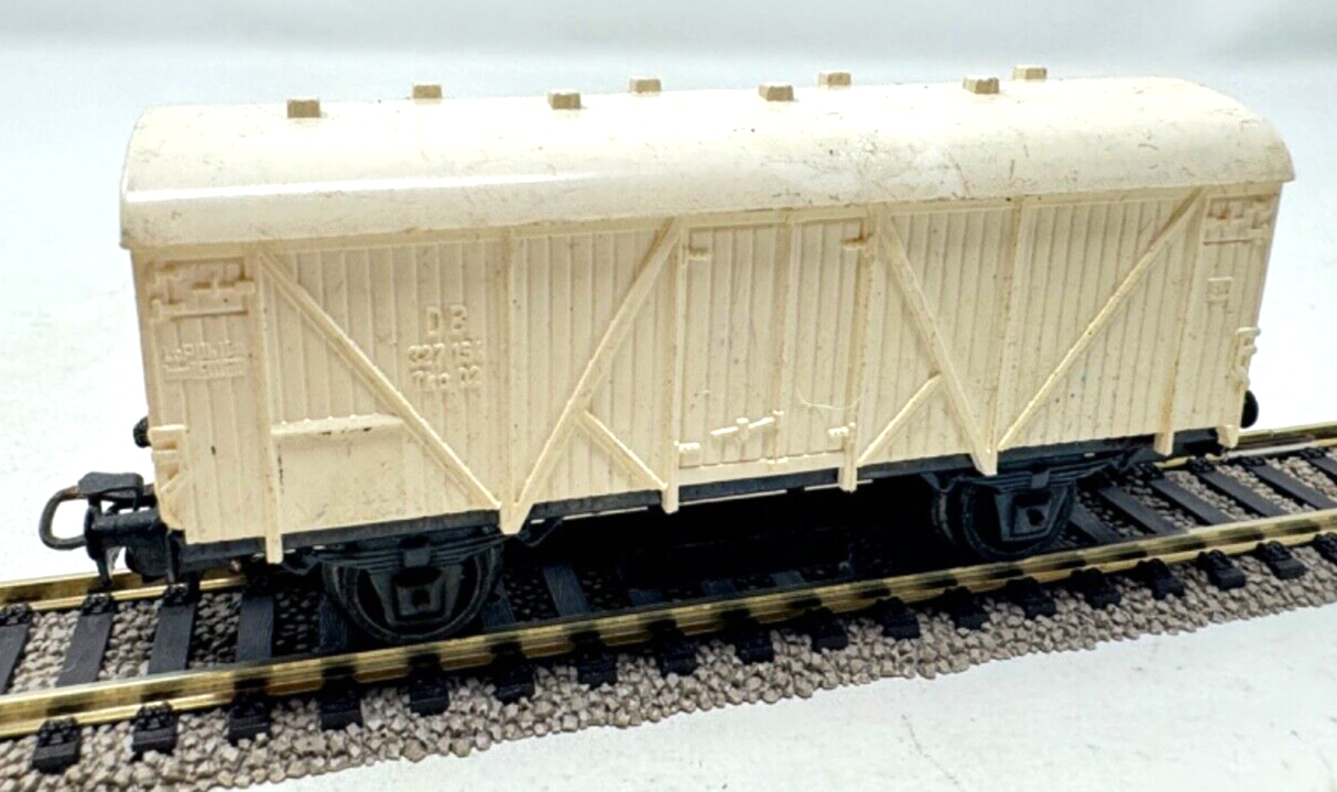 Märklin 307 gedeckter Güterwagen - 327 154 - DB - H0 HO 1:87 Märklin 307 gedeckter Güterwagen - 327 154 - DB - H0 HO 1:87