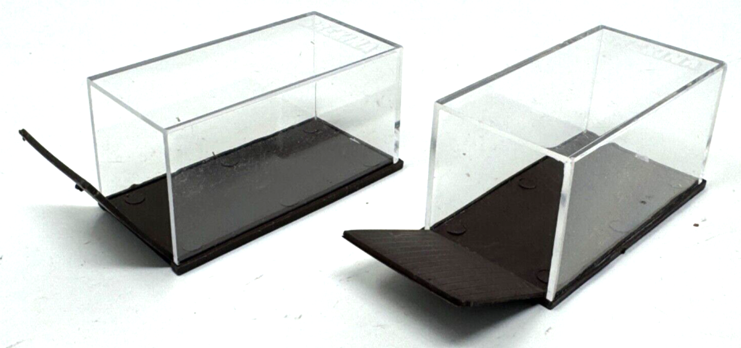 2 Stück Brekina 1:87  Garage / Box aufklappbar inkl. Schaumstoff  H0 HO